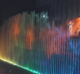 Стотици панагюрци се събраха на откриването на фонтана
