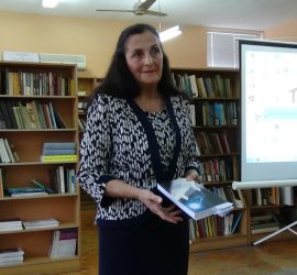 Тоня Борисова представи своя авторски поетичен спектакъл „Път от Светлина в Безкрая” в Панагюрище