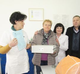 Докторка дари компютър на читалището в Бъта