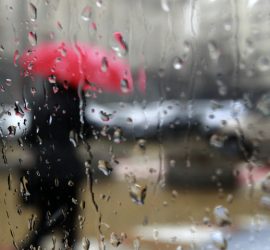 Облачно и дъждовно ще бъде в петък