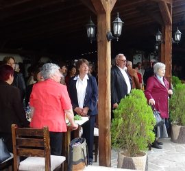 Учителите ветерани и културните дейци празнуваха