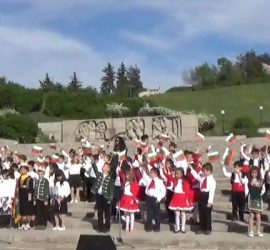 Децата от ДГ ”Райна Княгиня” ще влязат в ролята на екскурзоводи, за да разкажат за своя роден град Панагюрище