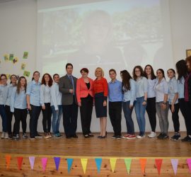 Омбудсманът Мая Манолова и 100 кила, Анелия, Яна Маринова, Алекс Сърчаджиева, Михаела Филева и група „СкандаУ“ дадоха старт на кампанията „Нашето дете“