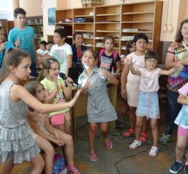Караоке парти в библиотеката
