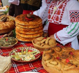 Празник на шарената сол се провежда в Бъта