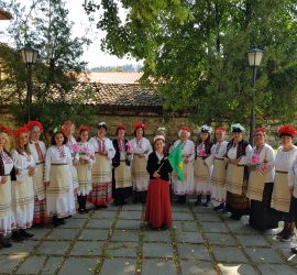Много овации за ВГ „Китка“ в Копривщица