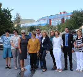Фондация „Асарел“ дари мултимедийни проектори на училища от общината