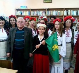 ВГ „Китка“ поздрави с мини спектакъл Асен Дипчев, правнук на Райна Княгиня