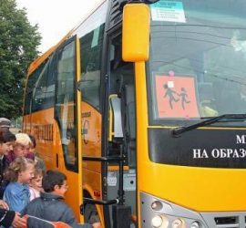 Общините ще получат допълнително 2 356 534 лева за безплатен транспорт на децата и учениците