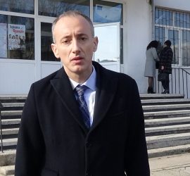 „Учителите са най-важната професионална група, защото, ако имаме добри учители, ще имаме добри специалисти във всички останали сектори”, каза министър Вълчев при посещението си в Панагюрище