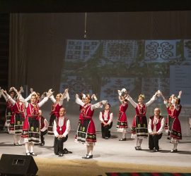 ФНТ”Средногорска жарава” представи красотата на българския фолклор в самостоятелен концерт