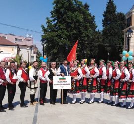 ТК”Луда Яна”- Панагюрище взе участие във фолклорния фестивал „Море бушува-Обзор танцува“