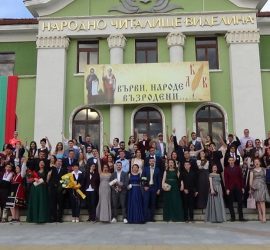 Всички абитуриенти плащат сами своите здравни осигуровки до започване на следване или на работа