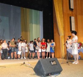 Отличници от ОУ „Проф. Марин Дринов“ получиха плакети и парични награди от фонд „Ваня Ангелова”