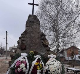С поклонение и поднасяне на цветя бяха отбелязани 143 години от боевете край село Оборище и освобождението на Панагюрския край