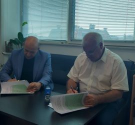 Подписаха договор за рехабилитация на площада в Попинци. Проектът е на стойност над 143 хил. лева