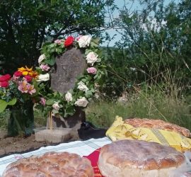 Банци почетоха кръста на местността „Света Неделя”