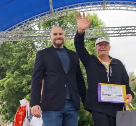 Панагюрският атлет ветеран Петър Петров с награда за най-възрастен участник в десетото издание на Плевенския „Маратон на приятелството“