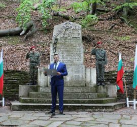 Със събор-поклонение в местността Оборище беше отбелязана 149-ата годишнина от Априлското въстание /видео/