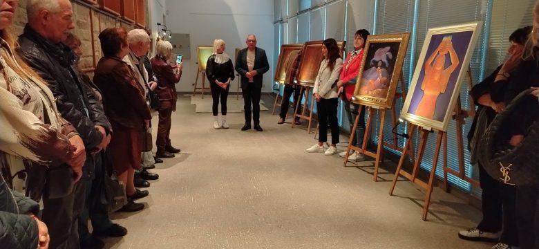 Изложба с творби на изтъкнатия български живописец Кеазим Исинов беше открита в Панагюрище
