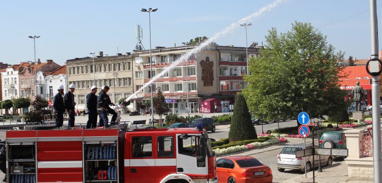 Панагюрските огнеборци ще обучават деца как да реагират при природни бедствия