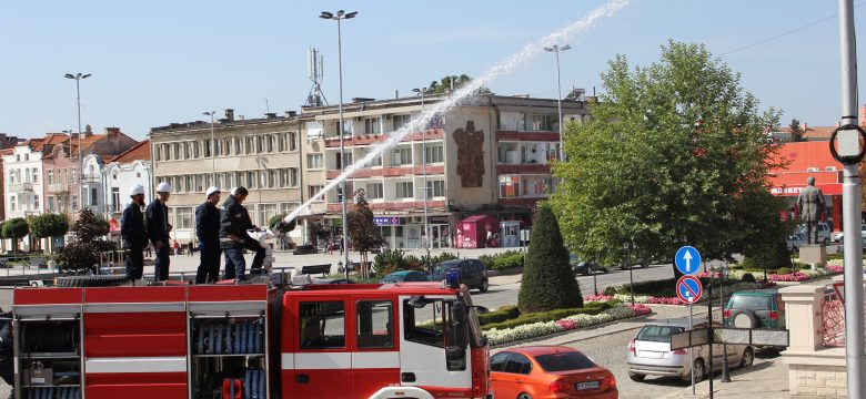 Панагюрските огнеборци ще обучават деца как да реагират при природни бедствия