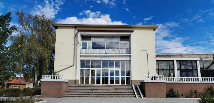 Заповед за провеждане на публичен търг с тайно наддаване за отдаване под наем на кафе-аперитив в сградата на НЧ „Искра – 1872” в с. Попинци